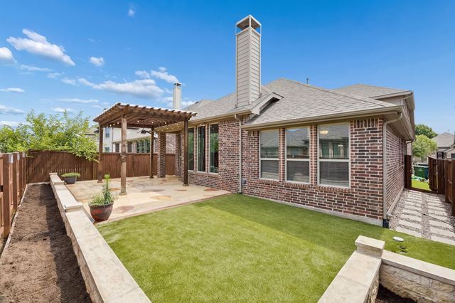 404 Warwick Boulevard, Lewisville, TX 75056