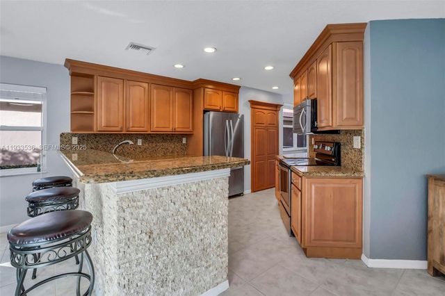 1996 NW 170th Ter, Pembroke Pines, FL 33028