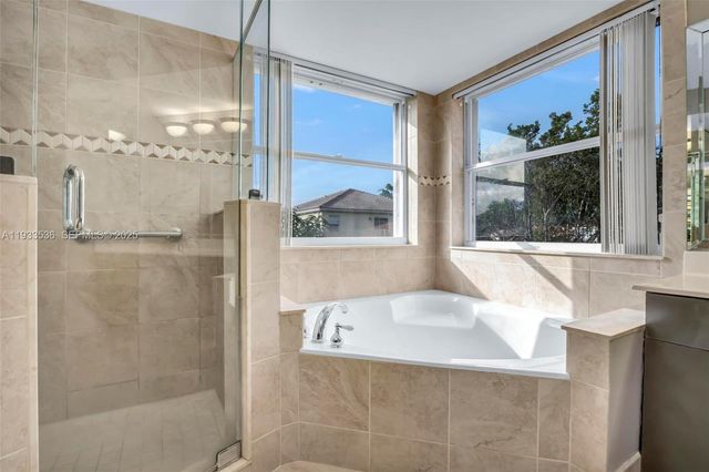 1996 NW 170th Ter, Pembroke Pines, FL 33028