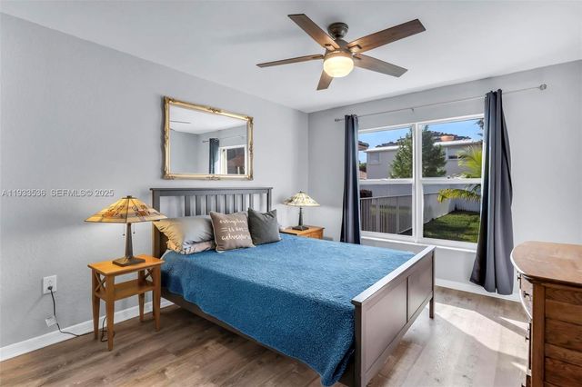 1996 NW 170th Ter, Pembroke Pines, FL 33028