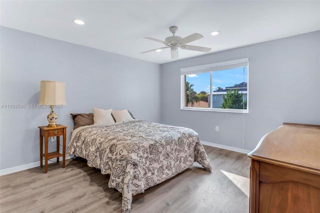 1996 NW 170th Ter, Pembroke Pines, FL 33028