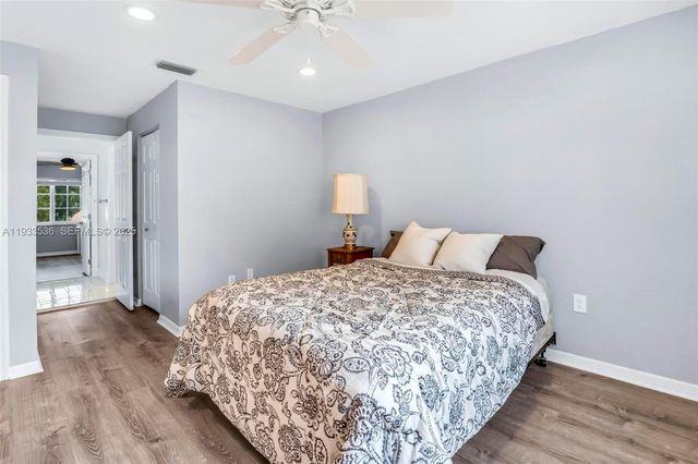 1996 NW 170th Ter, Pembroke Pines, FL 33028