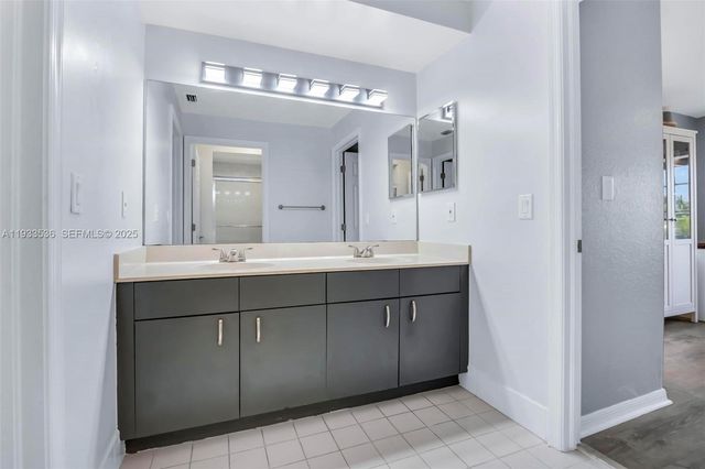 1996 NW 170th Ter, Pembroke Pines, FL 33028