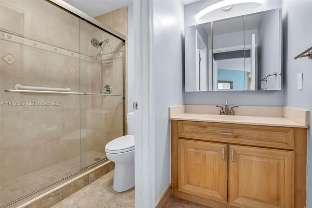 1996 NW 170th Ter, Pembroke Pines, FL 33028