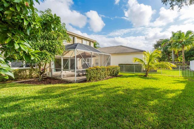 1996 NW 170th Ter, Pembroke Pines, FL 33028