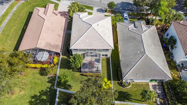 1996 NW 170th Ter, Pembroke Pines, FL 33028