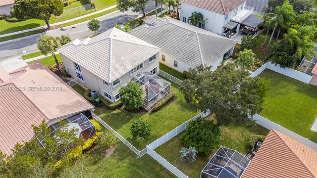 1996 NW 170th Ter, Pembroke Pines, FL 33028