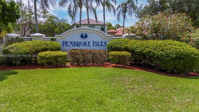 1996 NW 170th Ter, Pembroke Pines, FL 33028