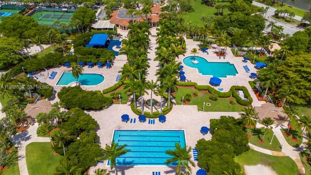 1996 NW 170th Ter, Pembroke Pines, FL 33028