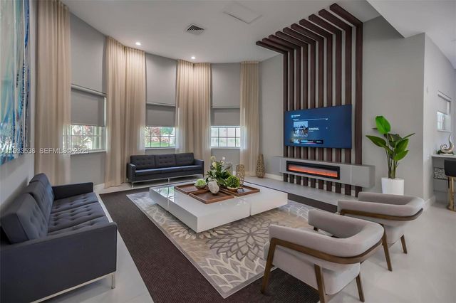 1996 NW 170th Ter, Pembroke Pines, FL 33028