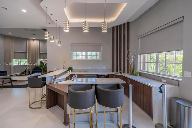 1996 NW 170th Ter, Pembroke Pines, FL 33028