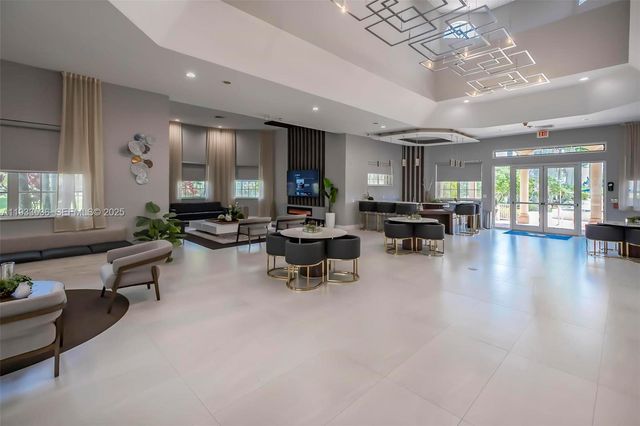 1996 NW 170th Ter, Pembroke Pines, FL 33028