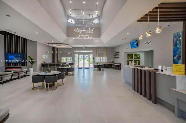 1996 NW 170th Ter, Pembroke Pines, FL 33028