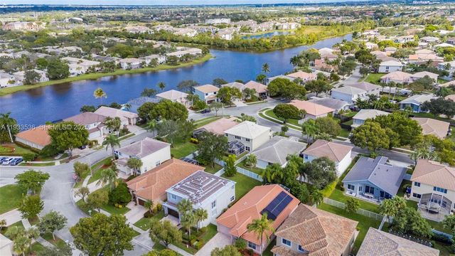 1996 NW 170th Ter, Pembroke Pines, FL 33028