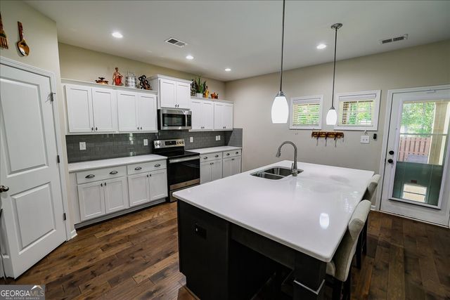 5 Alabama Avenue, Sharpsburg, GA 30277