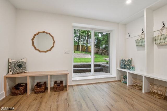 111 Gallinson Dr, New Providence Boro, NJ 07974