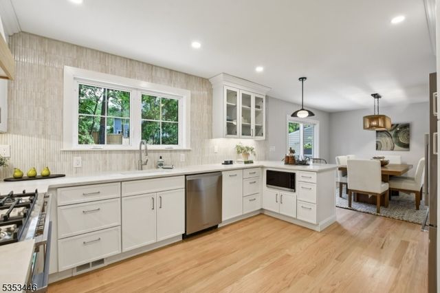 111 Gallinson Dr, New Providence Boro, NJ 07974