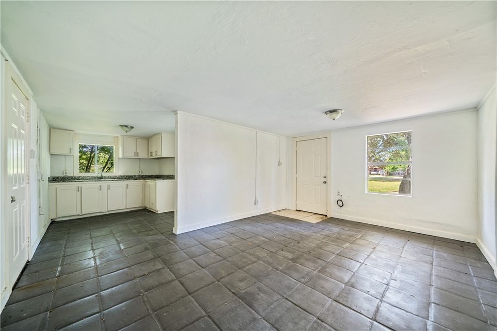 438 Scotland Dr, Corpus Christi, TX 78418 — photo 3