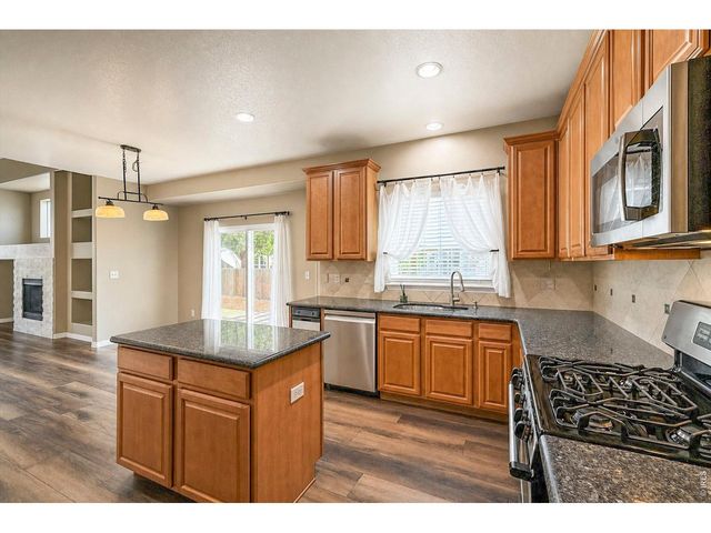 1527 Prairie Song Pl, Longmont, CO 80504