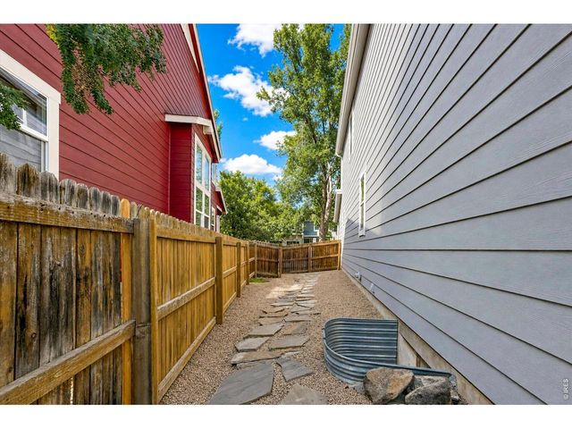 1527 Prairie Song Pl, Longmont, CO 80504