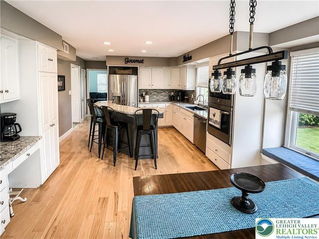 4659 Oakwood Lane, Lower Nazareth Twp, PA 18064