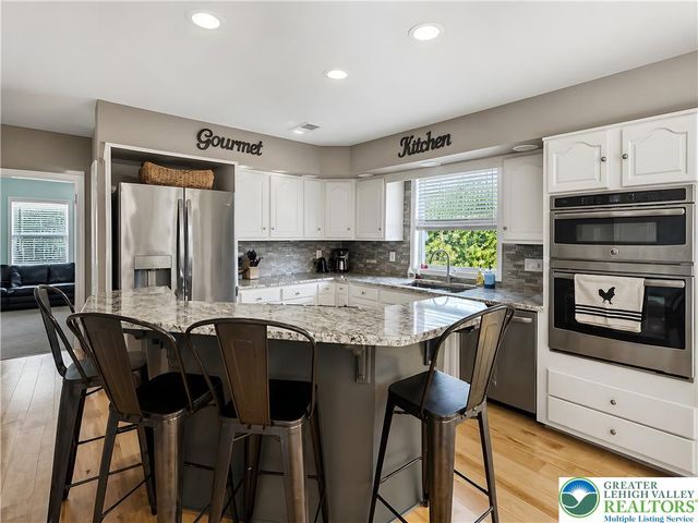 4659 Oakwood Lane, Lower Nazareth Twp, PA 18064