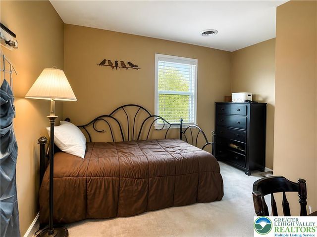 4659 Oakwood Lane, Lower Nazareth Twp, PA 18064