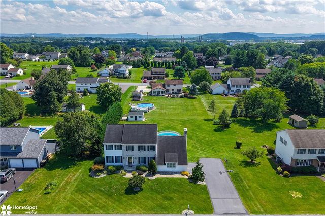 4659 Oakwood Lane, Lower Nazareth Twp, PA 18064