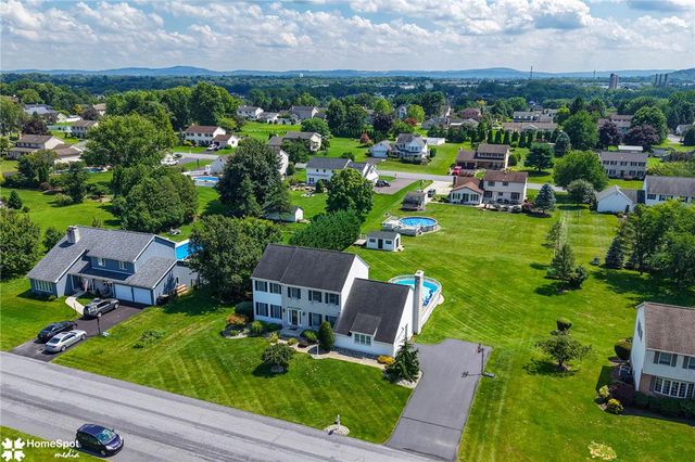 4659 Oakwood Lane, Lower Nazareth Twp, PA 18064