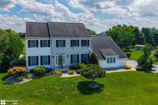 4659 Oakwood Lane, Lower Nazareth Twp, PA 18064