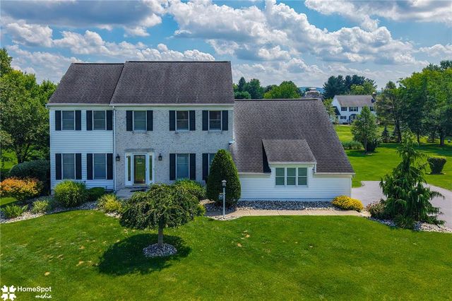4659 Oakwood Lane, Lower Nazareth Twp, PA 18064