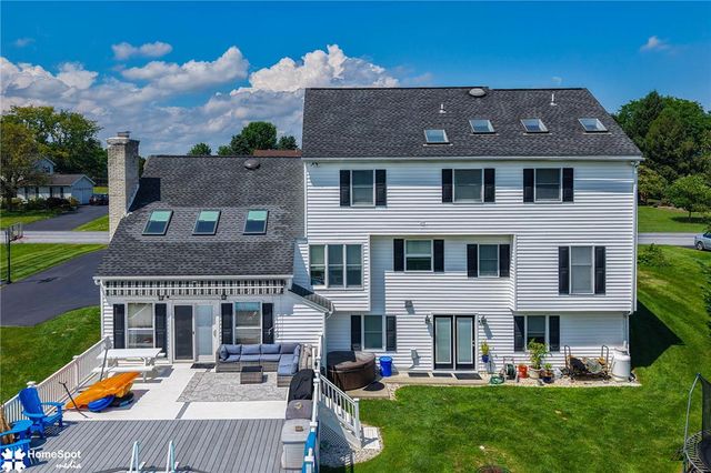 4659 Oakwood Lane, Lower Nazareth Twp, PA 18064