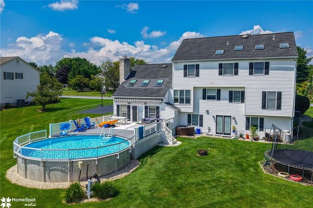 4659 Oakwood Lane, Lower Nazareth Twp, PA 18064