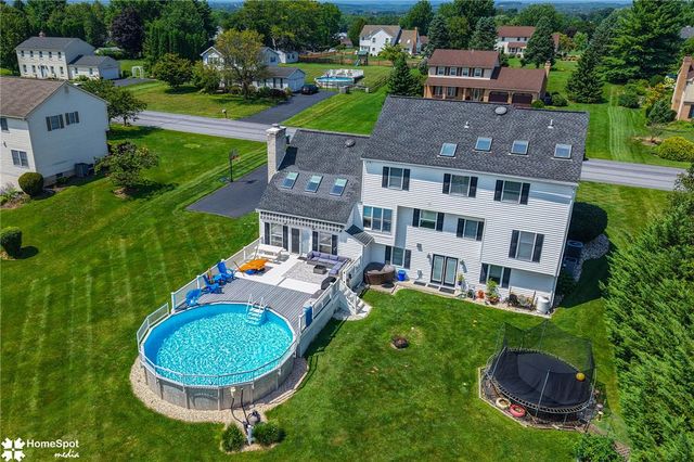 4659 Oakwood Lane, Lower Nazareth Twp, PA 18064