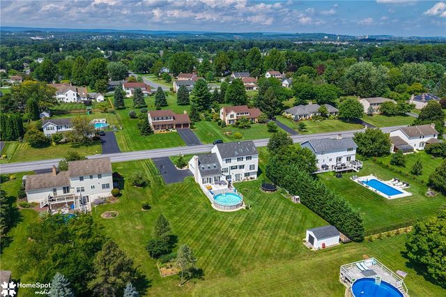 4659 Oakwood Lane, Lower Nazareth Twp, PA 18064