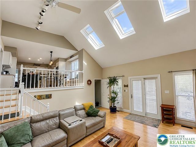 4659 Oakwood Lane, Lower Nazareth Twp, PA 18064