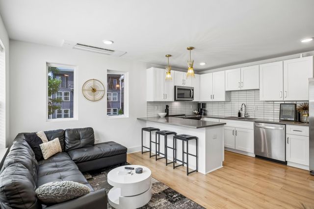 102 Duke St Apt 42, Nashville, TN 37207