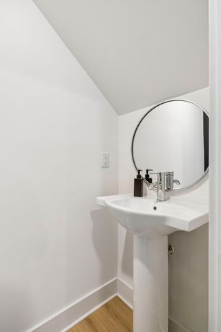 102 Duke St Apt 42, Nashville, TN 37207