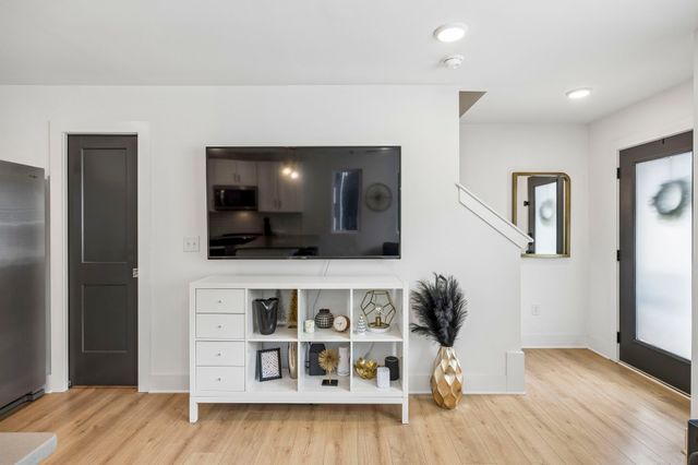 102 Duke St Apt 42, Nashville, TN 37207