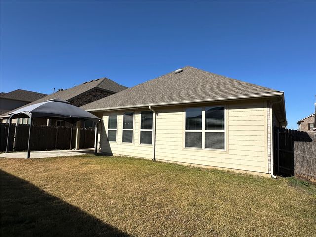 3716 Fossil Tree Lane, Fort Worth, TX 76244