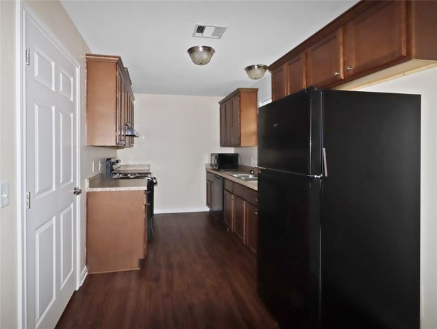 7501 Blue Jay Drive, Texas City, TX 77591
