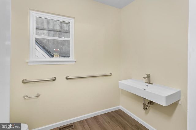 1606 ROUTE 130, Burlington, NJ 08016