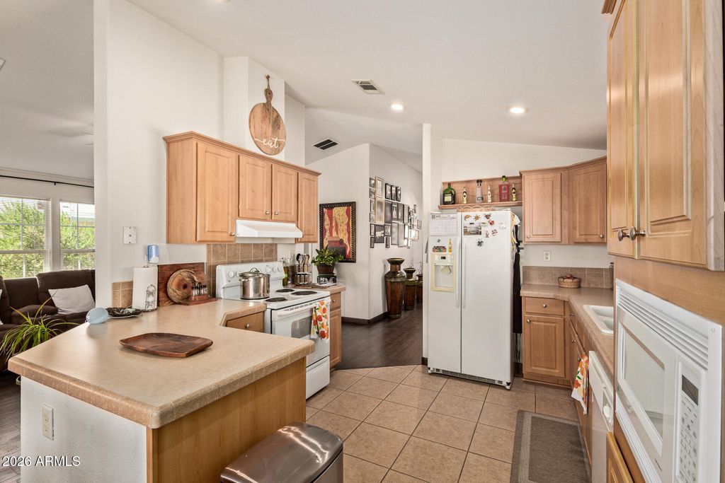 Image 8 of property listing at 7300 N 51ST Avenue 118, Glendale, AZ 85301