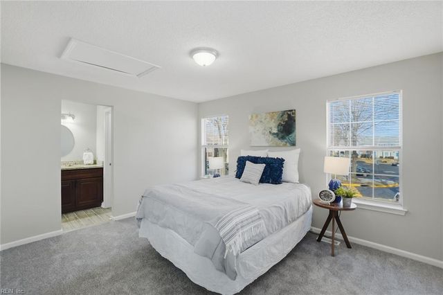 36 S Gawain WAY, Hampton, VA 23669