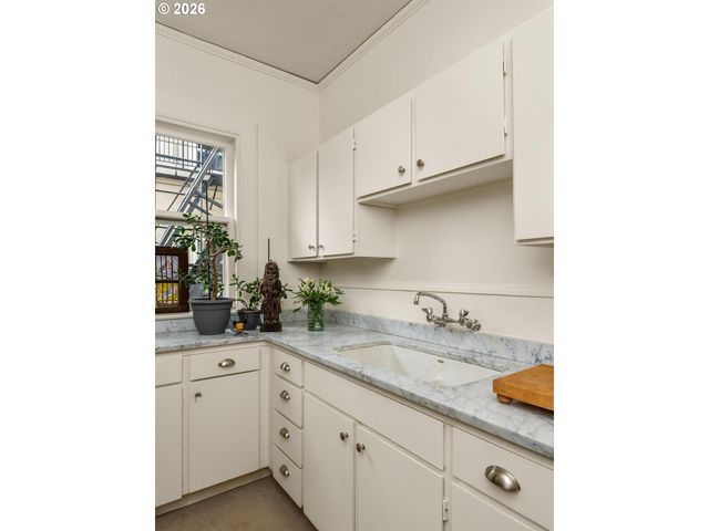 731 Sw KING Ave 10, Portland, OR 97035