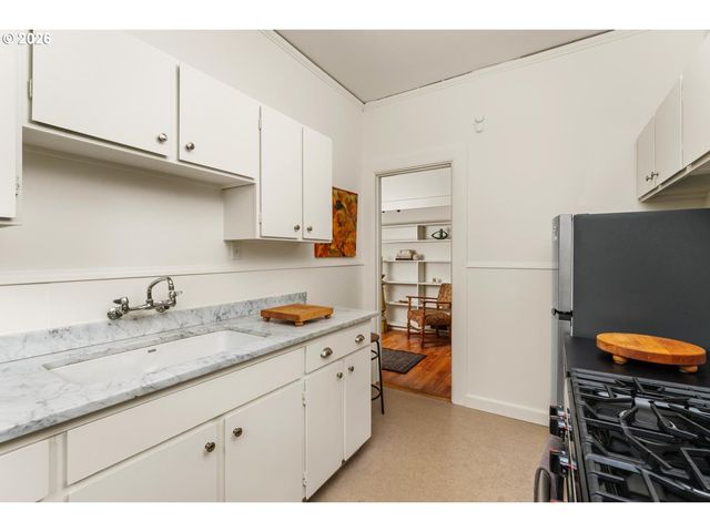 731 Sw KING Ave 10, Portland, OR 97035