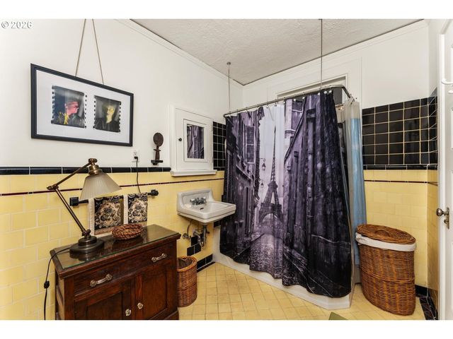731 Sw KING Ave 10, Portland, OR 97035