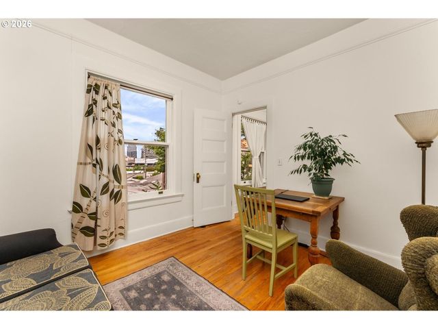 731 Sw KING Ave 10, Portland, OR 97035