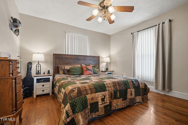 138 Luttie Banner Drive, Castlewood, VA 24224