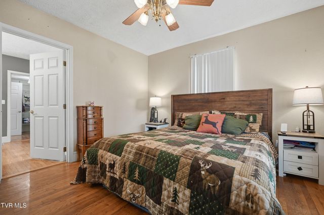 138 Luttie Banner Drive, Castlewood, VA 24224